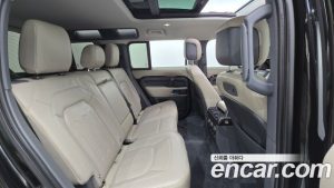 Land Rover Defender 110 D300 HSE 2022 года из Южной Кореи