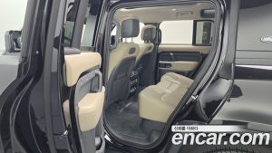 Land Rover Defender 110 D300 HSE 2022 года из Южной Кореи