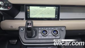 Land Rover Defender 110 D300 HSE 2022 года из Южной Кореи