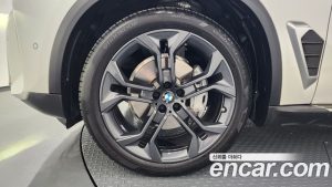 BMW X5 xDrive 40i xLine 2024 года из Южной Кореи