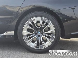 BMW 7-Series 740i sDrive Design Pure Excellence 2023 года из Южной Кореи