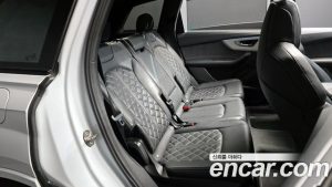 Audi Q7 55 TFSI 4WD Premium 2023 года из Южной Кореи