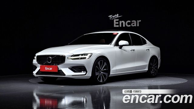 Volvo S60 B5 Ultra Bright 2025 года из Кореи