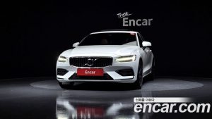 Volvo S60 B5 Ultra Bright 2025 года из Южной Кореи