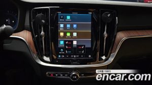 Volvo S60 B5 Ultra Bright 2025 года из Южной Кореи