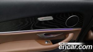 Mercedes-Benz E-Class E250 Avantgarde 2023 года из Южной Кореи
