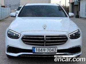 Mercedes-Benz E-Class E300e 4MATIC Exclusive 2023 года из Южной Кореи