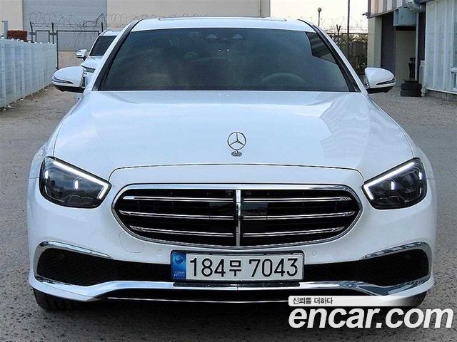 Mercedes-Benz E-Class E300e 4MATIC Exclusive 2023 года из Кореи