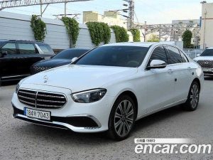 Mercedes-Benz E-Class E300e 4MATIC Exclusive 2023 года из Южной Кореи