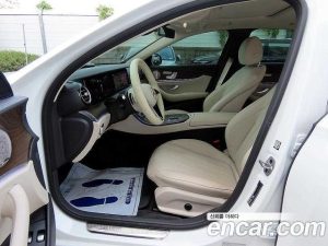 Mercedes-Benz E-Class E300e 4MATIC Exclusive 2023 года из Южной Кореи
