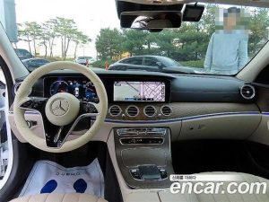 Mercedes-Benz E-Class E300e 4MATIC Exclusive 2023 года из Южной Кореи