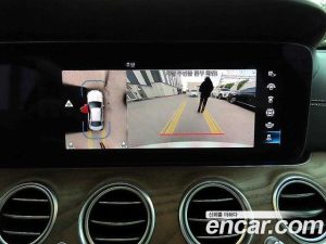 Mercedes-Benz E-Class E300e 4MATIC Exclusive 2023 года из Южной Кореи