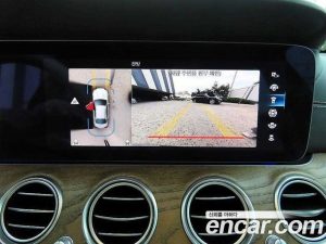 Mercedes-Benz E-Class E300e 4MATIC Exclusive 2023 года из Южной Кореи