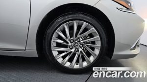 Lexus ES Executive 2025 года из Южной Кореи