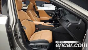 Lexus ES Executive 2025 года из Южной Кореи