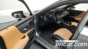 Lexus ES Executive 2025 года из Южной Кореи