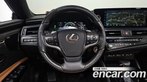 Lexus ES Executive 2025 года из Южной Кореи