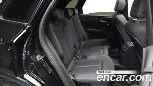 Audi Q5 45 TFSI 4WD Premium 2023 года из Южной Кореи