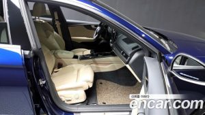 Audi A5 40 TFSI 4WD Premium Sportback 2023 года из Южной Кореи