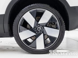 Volvo XC40 Twin ULTIMATE 2024 года из Южной Кореи