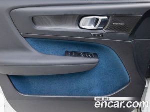 Volvo XC40 Twin ULTIMATE 2024 года из Южной Кореи