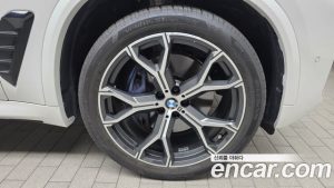 BMW X5 xDrive 40i M Sport 2025 года из Южной Кореи