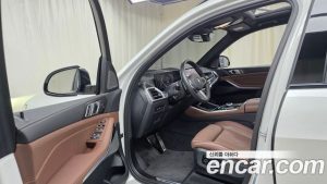 BMW X5 xDrive 40i M Sport 2025 года из Южной Кореи