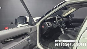 Land Rover Discovery D250 SE 2023 года из Южной Кореи