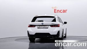 BMW 3-Series 320d Touring M Sport 2023 года из Южной Кореи