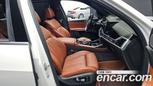 BMW X7 xDrive 40i M Sport 6 2024 года из Южной Кореи