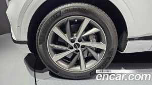 Genesis GV80 2.5T Бензин AWD 2024 года из Южной Кореи