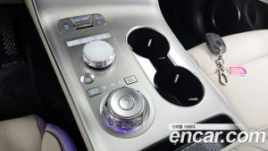 Genesis GV70 2.5T Бензин 2WD 2025 года из Южной Кореи