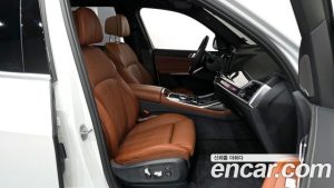 BMW X7 xDrive 40i M Sport 6 2025 года из Южной Кореи