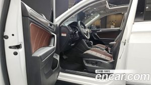 Volkswagen Tiguan 2.0 TSI Prestige 2023 года из Южной Кореи