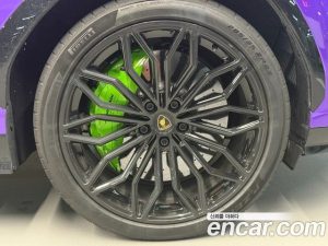 Lamborghini Urus 4.0 V8 SE 2025 года из Южной Кореи