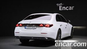 Mercedes-Benz E-Class E450 4MATIC 2024 года из Южной Кореи