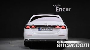 Mercedes-Benz E-Class E450 4MATIC 2024 года из Южной Кореи
