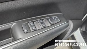 Renault-KoreaSamsung QM6 2.0 GDe LE Signature 2WD 2023 года из Южной Кореи