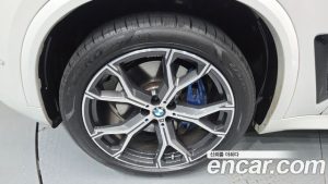 BMW X5 xDrive 40i M Sport 2025 года из Южной Кореи