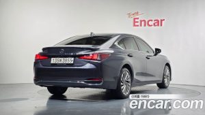 Lexus ES Luxury Plus 2023 года из Южной Кореи