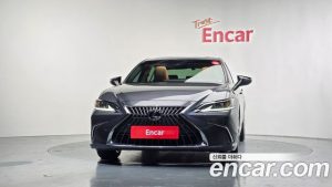 Lexus ES Luxury Plus 2023 года из Южной Кореи