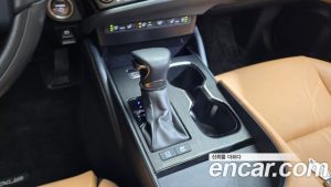 Lexus ES Luxury Plus 2023 года из Южной Кореи