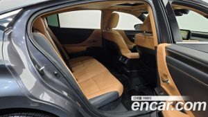 Lexus ES Luxury Plus 2023 года из Южной Кореи