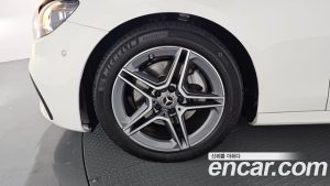 Mercedes-Benz E-Class E250 AMG Line 2023 года из Южной Кореи