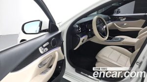 Mercedes-Benz E-Class E250 AMG Line 2023 года из Южной Кореи