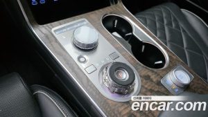 Genesis GV80 2.5T Бензин 2WD 2024 года из Южной Кореи
