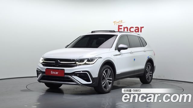 Volkswagen Tiguan 2.0 TSI Prestige 2023 года из Кореи