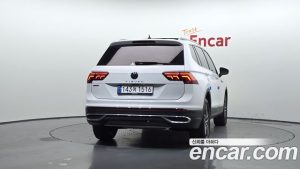 Volkswagen Tiguan 2.0 TSI Prestige 2023 года из Южной Кореи