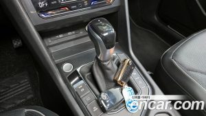 Volkswagen Tiguan 2.0 TSI Prestige 2023 года из Южной Кореи