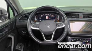 Volkswagen Tiguan 2.0 TSI Prestige 2023 года из Южной Кореи